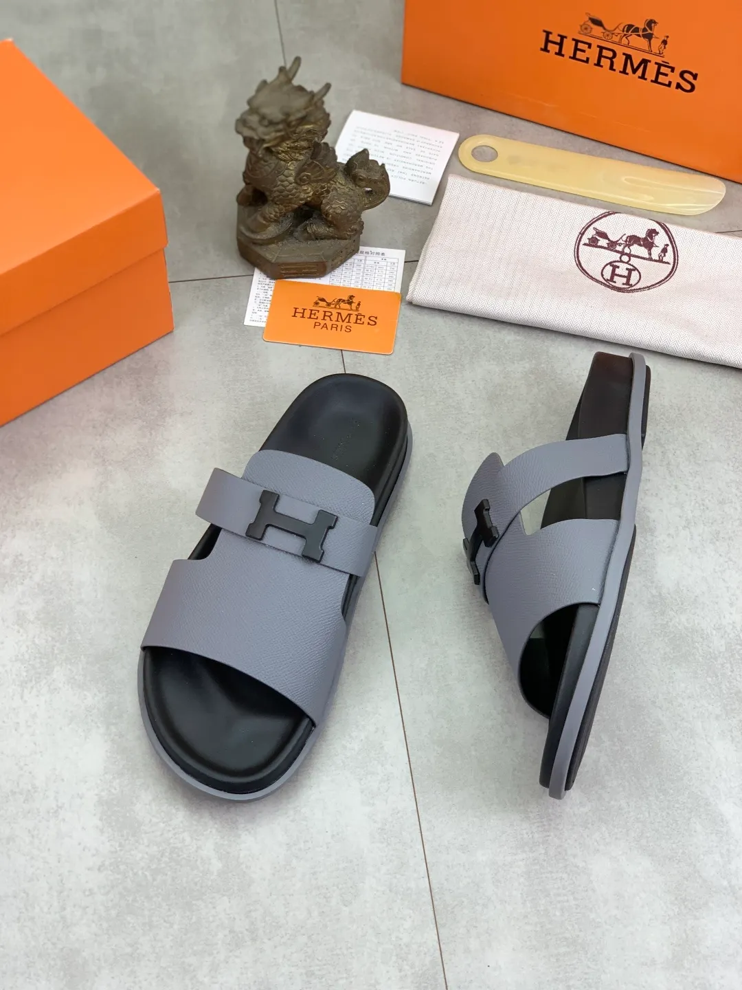 Men's shoes 💰P440 New [HERMES] high-end quality new Hermès slippers, made of imported cross-grain calfskin, wear-resistant and non-slip rubber outsole. Fashionable and elegant code number: 39-44 (38 45 46 customized)